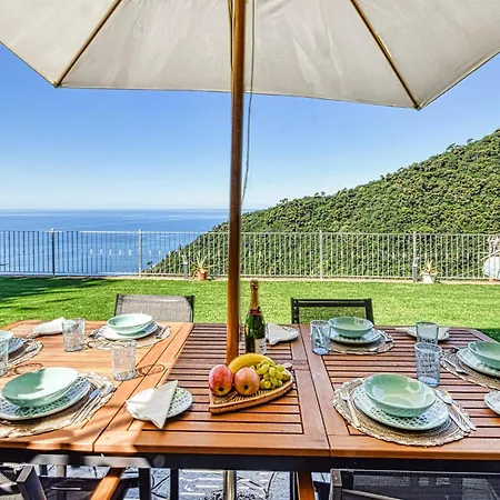 In With House Sea View Tatil Evi
