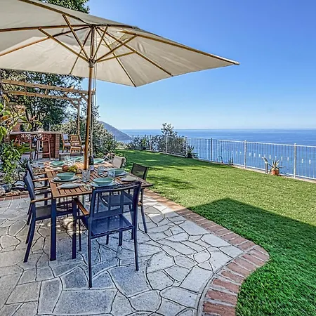 Hébergement de vacances In With House Sea View