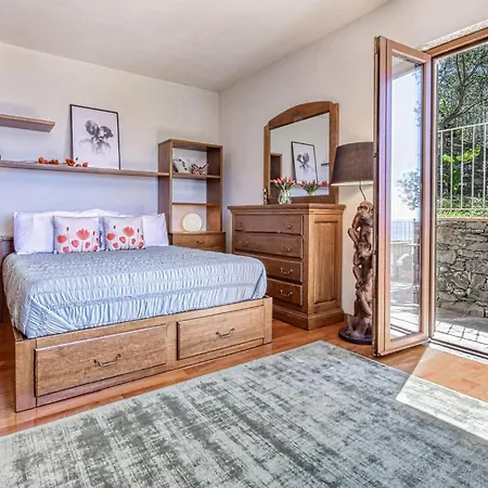 In With House Sea View Hébergement de vacances *