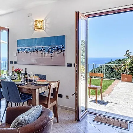 In With House Sea View بيت للعطل *